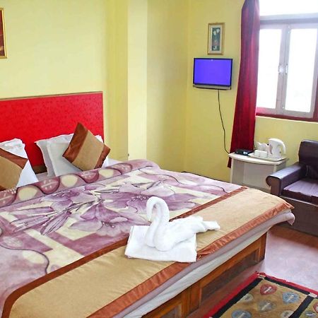 Norling Retreat Hotel Pelling Bagian luar foto