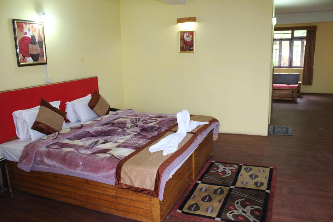 Norling Retreat Hotel Pelling Bagian luar foto