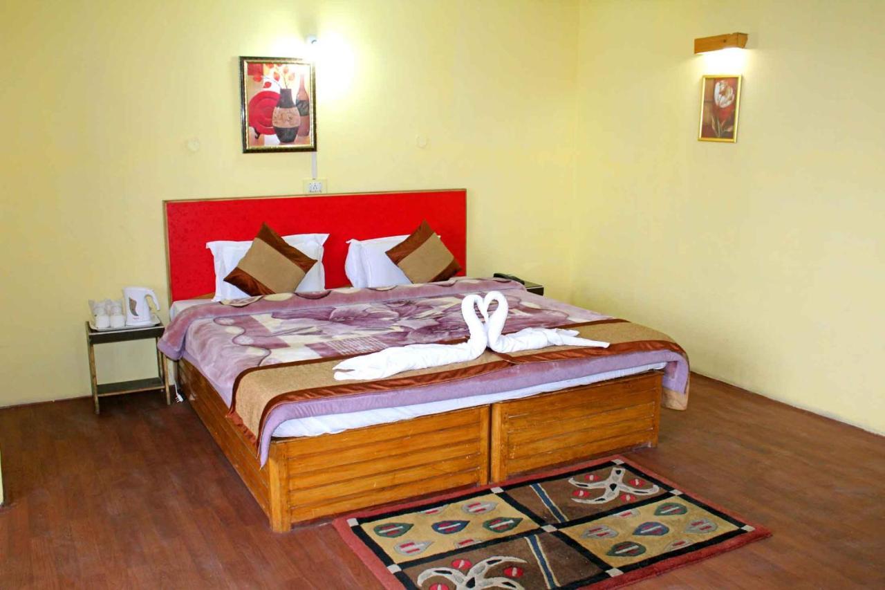 Norling Retreat Hotel Pelling Bagian luar foto