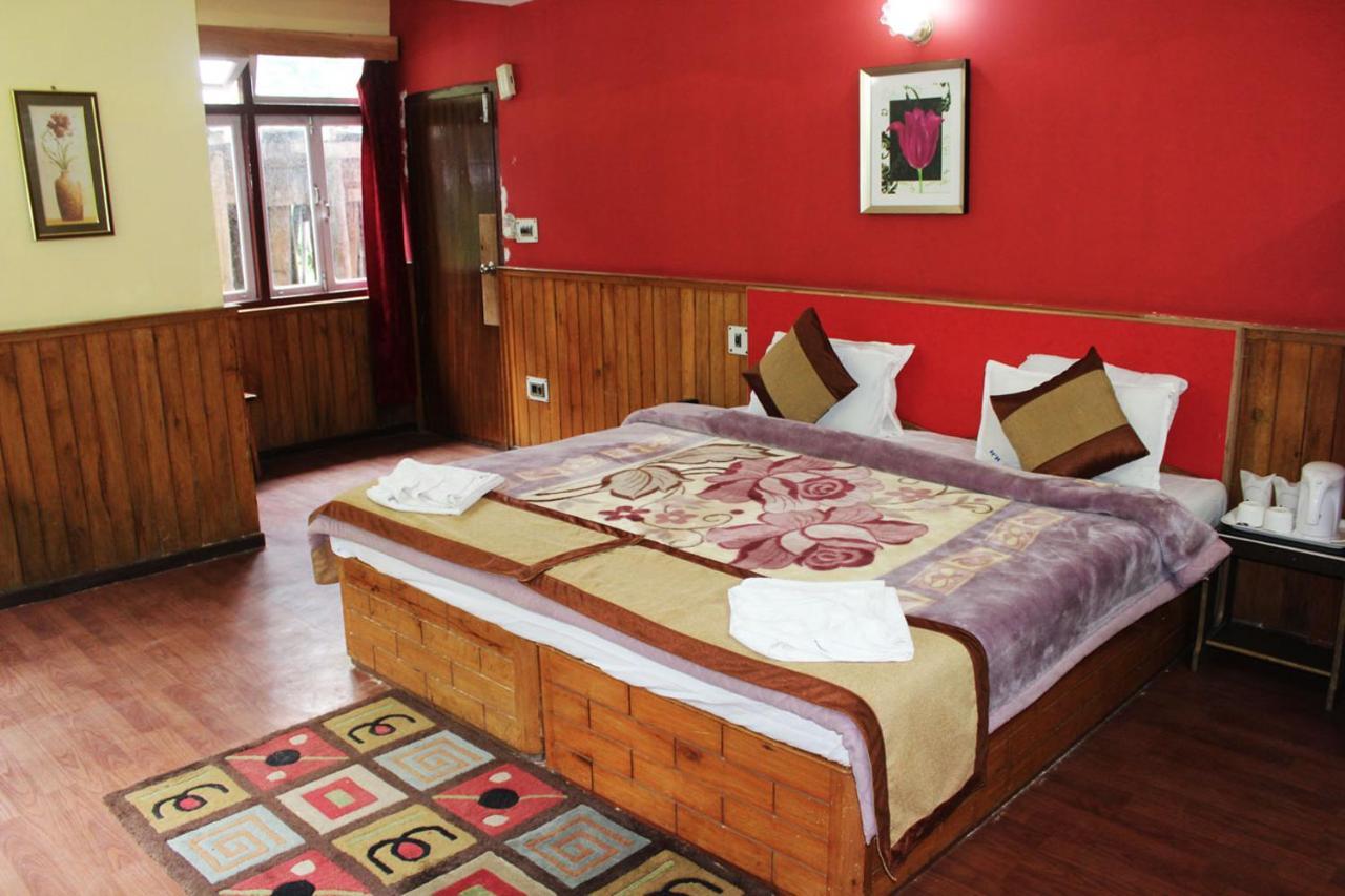 Norling Retreat Hotel Pelling Bagian luar foto
