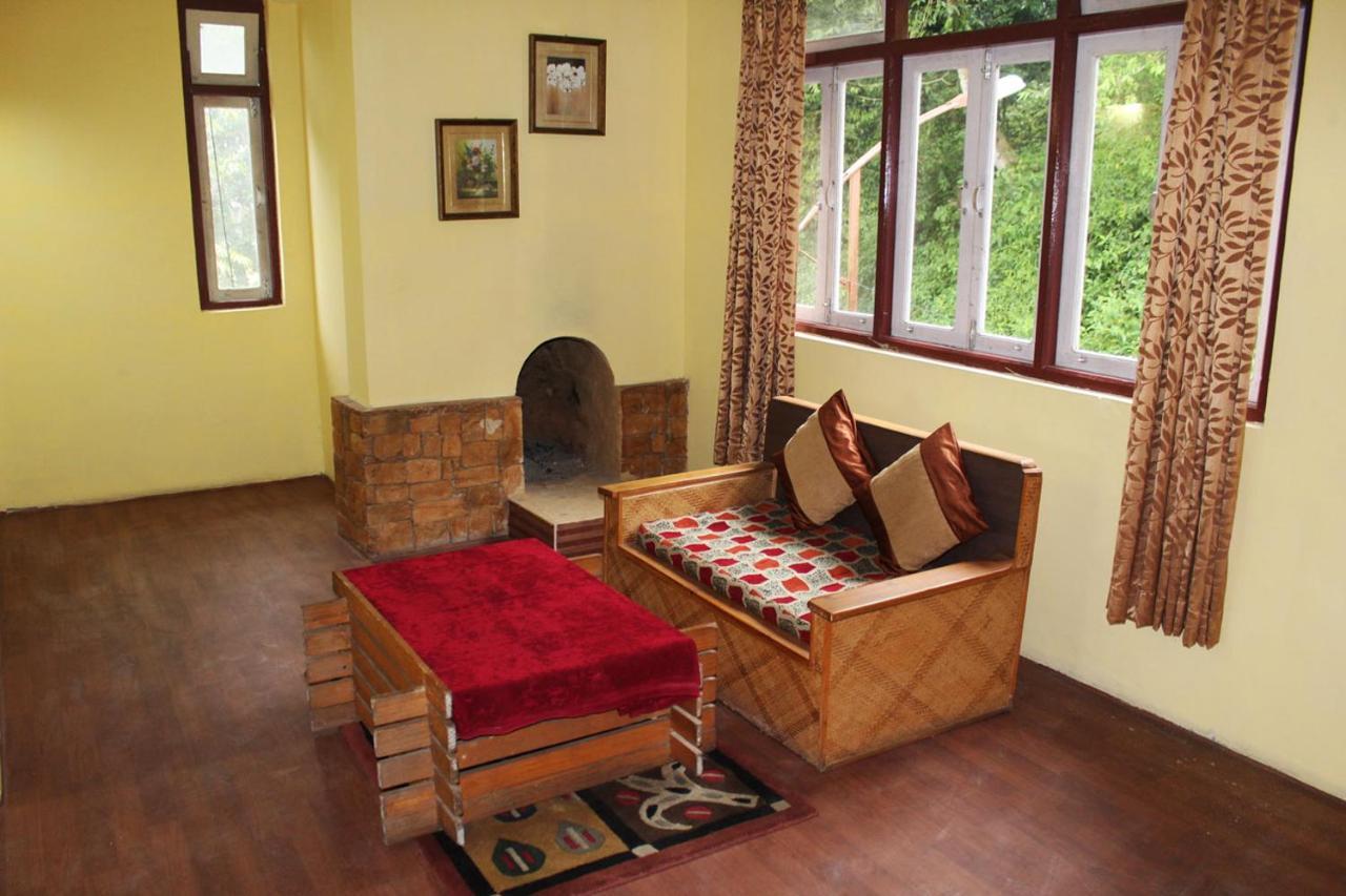 Norling Retreat Hotel Pelling Bagian luar foto