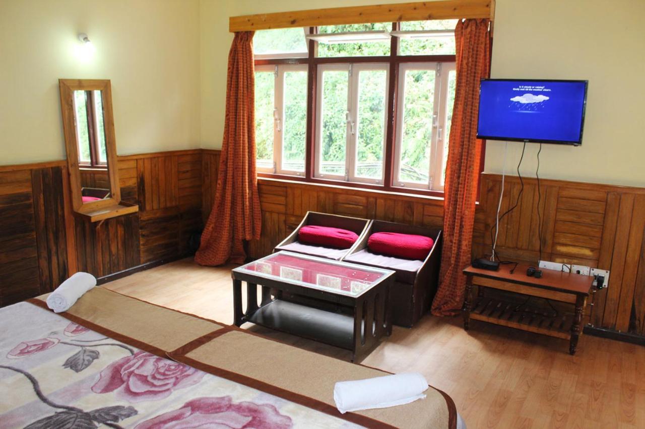 Norling Retreat Hotel Pelling Bagian luar foto