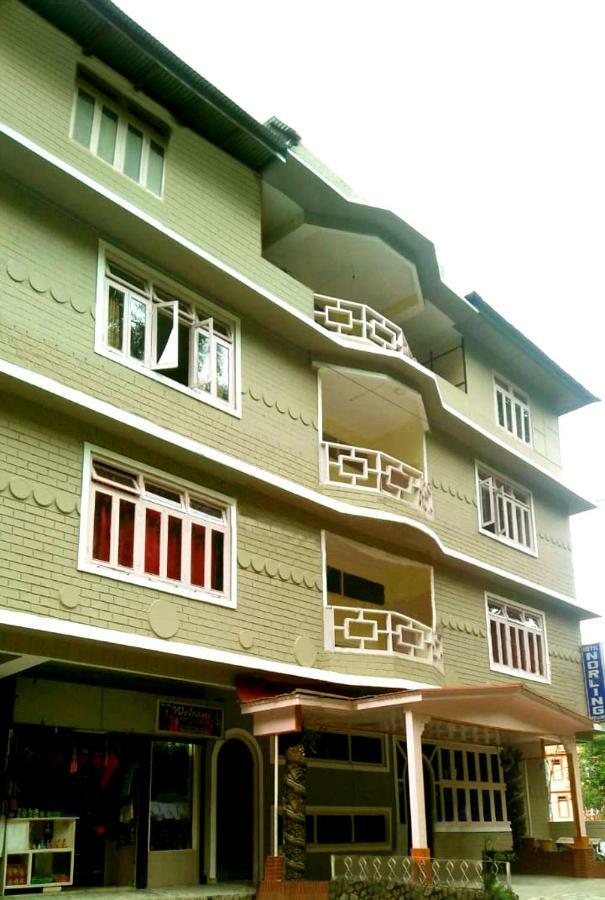 Norling Retreat Hotel Pelling Bagian luar foto